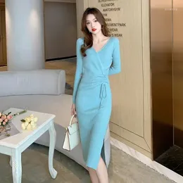Casual Dresses V-neck Long Sleeved Knitted Dress For Women's Autumn/winter Loose Knit Solid Color Slim Fitting Buttocks Skirt B655