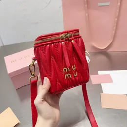 2024 Högkvalitativ vandringsdesignväska Pochette Shouder Bag Wander Matelasse Arcadie Pleated Tote Bag Sac Luxe Crossbody Handle Bag Little Lipstick Bag