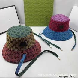 Projektant Nowy dwustronny kolorowy pasek linowy Hat Fisherman Hat, wszechstronny dla mężczyzn i kobiet, para mody G-litera, zwykła miska, mała twarz 25LC 058F