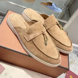 Loro top muły piana kapcie kobiety płaskie lp mokasyny prawdziwe zamsz Moccasin Rozmiar 35-42 luksusowe buty designerskie Summer Slip-ons Deep Ocra Babouche Charms Walk9