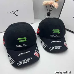 Designer 24 Summer Hat B Home Fashion Baseball Hat Internet Röd samma stil Motorcykel Graffiti Heavy Industry broderad brevutgåva Par Hat 4ort Z8Jy