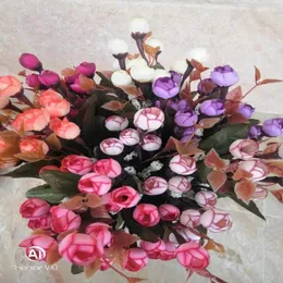 Fiori decorativi Boccioli di rosa europei piccoli 7 forchette 21 teste Autumn Star Simulazione di fiori artificiali Bonsai di seta abbinati