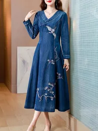 فساتين الحفلات tiyihailey a-line women long mid-calf الكاملة الدنيم الربيع m-2xl النمط الصيني التطريز cheongsam