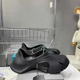 23% DI SCONTO Scarpe sportive 2024 Paris Home Scarpe con foro di cocco Autunno ed estate per il tempo libero Sandali alla deriva di marca in Pantofole da spiaggia antiscivolo da uomo di moda