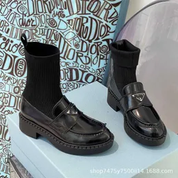 СКИДКА 17% Спортивная обувь 2024 High version P семейная, маленькие искусственные ботинки с двумя носками, женские осенне-зимние новые кожаные леофордские туфли на толстой подошве в британском стиле