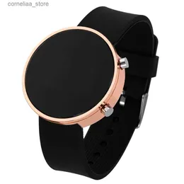 Andra klockor Fashion Digital For Women Simple Mens Led Wrist Sile Strap Casual Sports Ladies Clock Reloj Mujer Y240316