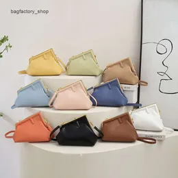 Fabryka Specjalna prześwig gorący projektant Nowy damski torebka Beauty Burek klamra torba na ramię jakość tekstury popularna ta modna prosta
