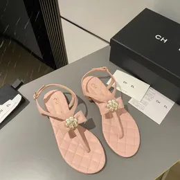 Paris Designer Kvinnors bekväma sandaler Eleganta Summer Bow Sandals Ladies Channel Camellia utomhus Sandaler