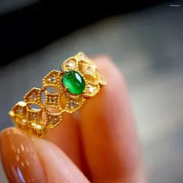 Cluster-Ringe, einzigartiger kreativer Hohlring des Designers, Silber eingelegte Diamanten voller grüner Chalcedon, ovale Öffnung, verstellbar