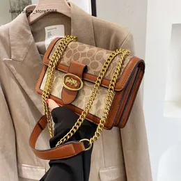 Factory Clearance New Hot Designer Handbag High Sense Bag Womens Fashion Chain Shoulder Bag Square