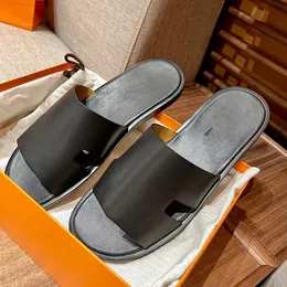 Größe 35-42 IZMIR SANDALS SOMMER NEUER STYLE NEUER SCHLABE STY STIPHEL Echtes Leder Luxus Designer Slide Schuh Beach Pool Frauen Männer Sliders Mule Sandale Loafer Geschenkbox