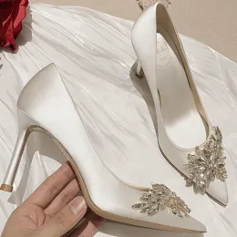 발 뒤꿈치 라인 스톤 힐 가을 패션 웨딩 스틸레토 단색 드레스 신발을위한 발가락 신부 신발 zapatos de novia para boda
