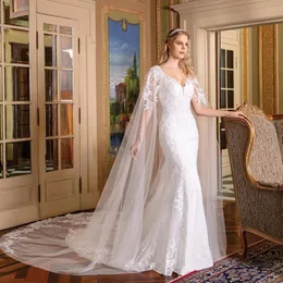 Long Lace Lace V-ثياب زفاف مع Cape Mermaid White Tulle الأزرار المغطاة بالظهر القطار Vestidos de Novia Abendkleider Bridal for Women