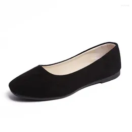 Casual Shoes 2024 Women Flats fyrkantiga tå balettkontor godis färg flock loafers mode grunt mun