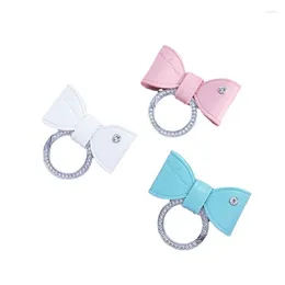 Keychains Cute Bow Car Keychain Pendant Creative Personality Shine PU Leather Girls Key Ring Simple Solid Color Wholesale