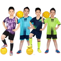 子供サッカージャージー服スポーツウェアキッドサマー通気性サッカージャージセットベストソートユニフォーム240312