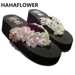 Flops hahaflowersummer women sandals shiny diamond cristals slip fade perla su vetrini di sandalo boemia pantofole per cuneo