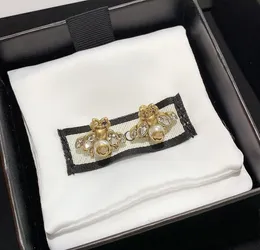 Smyckesdesigner G Bee Gold Stud Earrings 925 Silver Needle Material Precious Diamond Lucky Girl Stud Earrings Gift