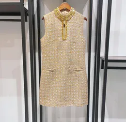 Fashionabla och minimalistiska M -IU - Grå diamantbockad ärmlös klänning med en designkänsla, grov tweed Löst A -Line -kjol, 2024 Autumn New Tank Top -kjol - Guld
