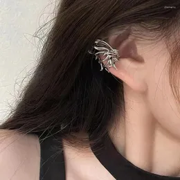 Sırtlar Küpe Vitage Punk Style Kelebek Kulak Manşet Klipsi Kadınlar Charm Sıvı Metal Kanat Sahte Piercing Küpe Y2K Takı Kız Hediye