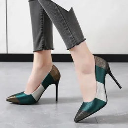 Модельные туфли 2024, весенние модные пикантные цветные туфли на шпильке, банкетные женские туфли с одним острым носком, с неглубоким носком, большой размер