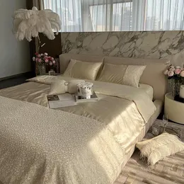 Set di biancheria da letto Set di pizzo romantico champagne Broccato e cotone egiziano Patchwork Copripiumino morbido e setoso Federe per lenzuolo 4 pezzi