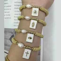 Strang 5 Stück vergoldete verstellbare Blumen-Abstandsperlen Perle Damen-Armband mit BOHO-Zirkonia-Gepflastert, rechteckig, Medaille, Herzanhänger