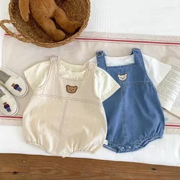 Set di abbigliamento 2024 Summer Baby Denim Cartoon Bear Ragazzi Sling Jumpsuit Set di jeans T-shirt a maniche corte femminile