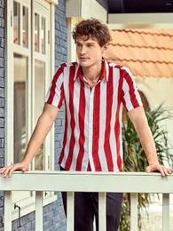 Mäns avslappnade skjortor Camisas elegantes para hombre Summerkläder 2024 ränder trycker Aloha Kort ärm toppar Streetwear kläder för män