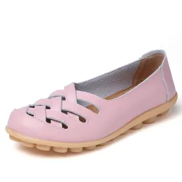 ブーツ女性フラット夏の本物のレザーシューズウーマンローファーカットアウトMocassin Femme Plus Size 44 Flats Shoes女性カジュアルフットウェア