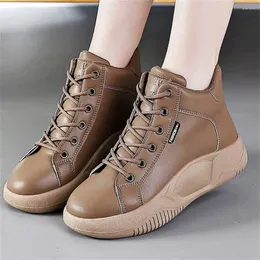 Casual Shoes utseende ökar glidbeständiga tränare Kvinnor Designerlägenheter Vulkaniserade sneakers Fashion Woman Sports Shors