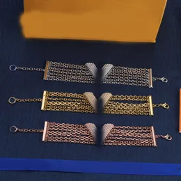 سوار سلسلة متعددة الطبقات لؤلؤة كريستال ضد سحر المعلقات الأصلية مصمم الأزياء نساء 18K الذهب الفضة مطلي بالرسالة الكفة سلسلة المجوهرات مع مربع