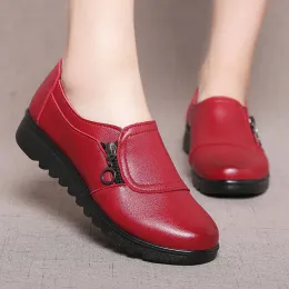 Buty Spring Autumn Nowe skórzane matka płaskie pojedyncze buty średnie miękkie wygodne buty kobiety duże rozmiary Babcia płaskie buty