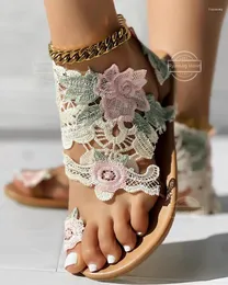 Sandały damskie kwiatowy wzór pusty palec po koronkowym kwiatom rzymski styl otwarte płaskie buty