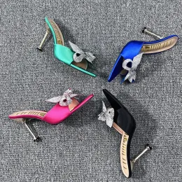 Сапоги Большой размер дамы насосы высокие каблуки заостренные сандалии на пальцах 2022 летние каблуки сексуальные ботинки с бабочками для женщин слайды
