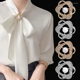 Brooches 1/2pcs Fashion Rhinestone Flower Scarf Buckle Pearl Crystal Button Women Boho Christmas Xmas Jewelry Brooch Accessories