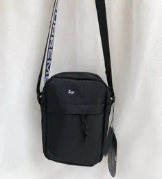 18ss Lona masculina pequena bolsa transversal transversal feminina bolsas casuais mini zíper designer esportivo preto / vermelho bolsa mensageiro e sacola de compras 9124383