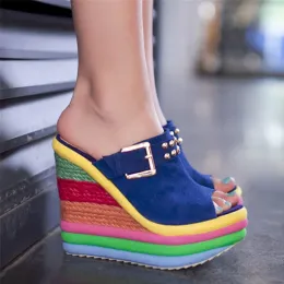 Sandaler Summer Sexig Böhmen Casual Rainbow Peep Toe Platform Sandaler för kvinnliga kilar Sandalias Plataforma Shoes High Heel Tacones Mujer