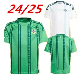 2024 Nordirland Fußballtrikots Männer Set Kinder Kit Uniform 2025 DIVAS CHARLES EVANS 23 24 25 Fußballtrikot CHARLES BALLARD BEST BROWN HOME AWAY BRADLEY 999