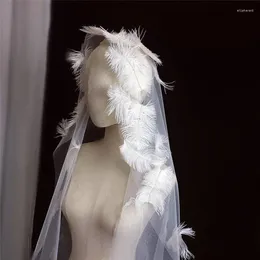 Halsdukar 1pc kvinnlig huvudväv slöja vit utsökt all-match fjäder brud bröllopspografi rekvisita handgjorda hårtillbehör