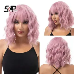 Syntetyczne peruki syntetyczne pastelowa peruka z Bangs Ladies Krótki styl Rola Pink Peruka Odgrywanie odpowiednich dla dziewcząt codziennie użyj peruki 240328 240327