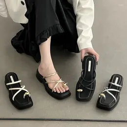 Тапочки Design Sense Нишевые босоножки на высоком каблуке 2024 года с наклонным носком на толстой французской подошве Fairy One Line