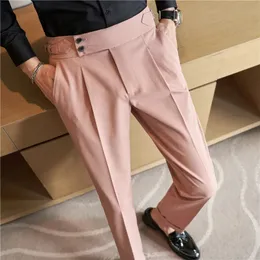 Pantaloni da uomo a vita alta casuali 2024 Autunno Nuovo stile britannico Pantaloni rosa Ufficio formale Abiti da cerimonia nuziale sociali Pantaloni da abito 240318