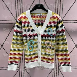 Kvinnors plus -storlek Ytterkläder Rockar Designer R Kvinnor Cardigan Jackor Sweaters Lång ärmkontrast Färg Stickad Charmig elegant vinterfjädertröja toppar NF0E