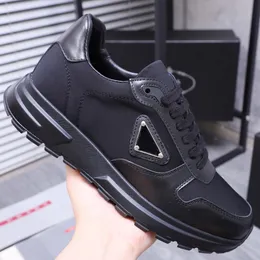 Buty designerskie Trenery MENS REKILON B lśniące skórzane mężczyźni trampki gumowe grube jedwabny ekran drukarski triang Enamel czarny biały na zewnątrz but na zewnątrz