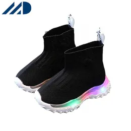 HBP 비 브랜드 새로운 패션 어린이 메쉬 LED Luminous Socks Shoes Boys Running Liarkable Sneakers Girls Light Up Casual Shoes