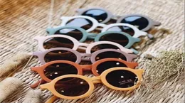 2021 Fashion Cute Round Kids Sunglasses Boys Girls Vintage Sun Glasses UV Ochrona Klasyczne dzieci EyeWear8003603