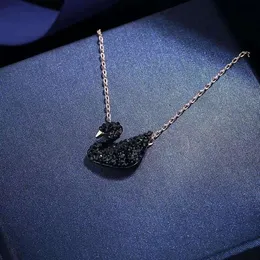 Mode kvinnors svan slår hjärta diamant hänge halsband 14k guld svan designer halsband ins stil halsband känslomässiga gåva smycken för kvinnor uttrycker sin kärlek