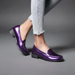 Botlar Bahar Sonbahar Yeni Kadın Düşük Topuklu Loafers Patent Üzerine Kayma Patent Deri Günlük İş Ayakkabıları Mor Siyah Sarı Artı Boyut 41 42 43