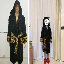 Familjsmatchande mantelbarn Jacquard Sleepwear Robes Father Barock Robe With Midje Belt Kids Bad Bath Robe Thick Dressing Clows Mom Bat